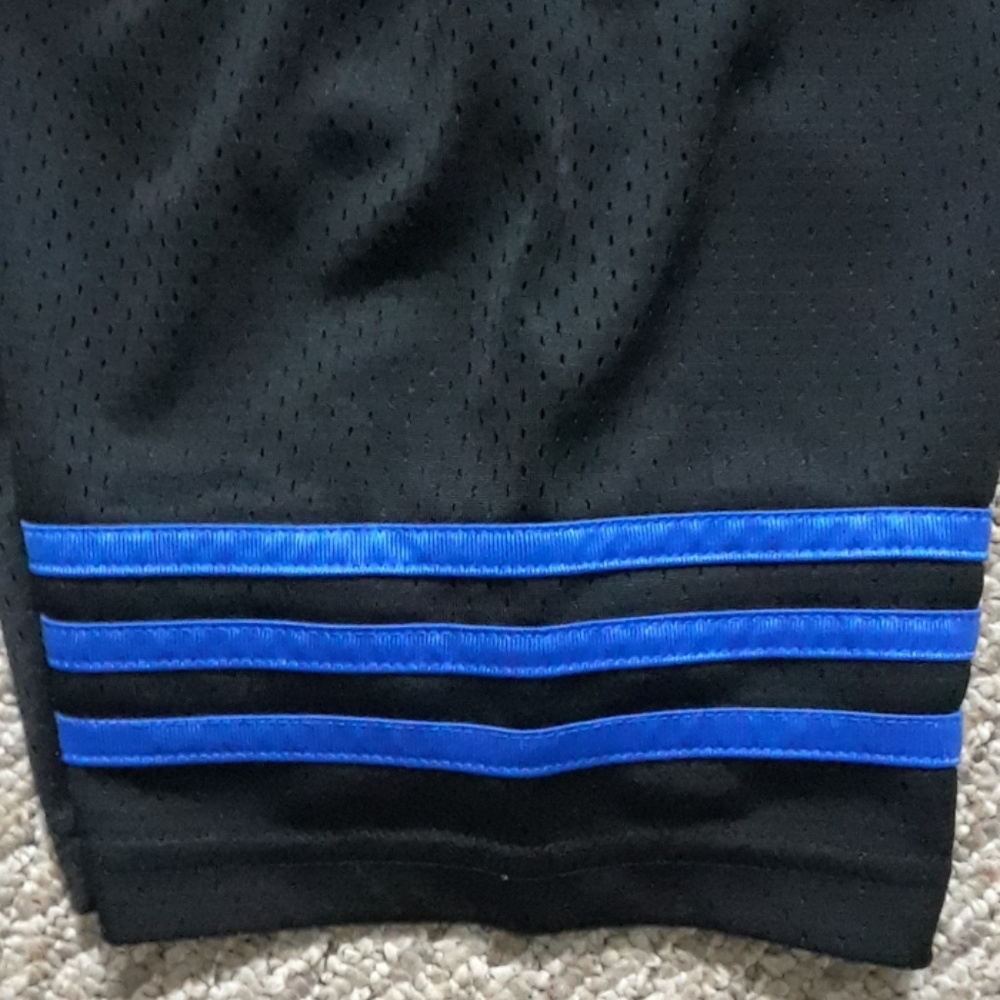 ADIDAS SHIRTS KIDS BOY 5 TO 6 YEARS OLD - Picture 6 of 7